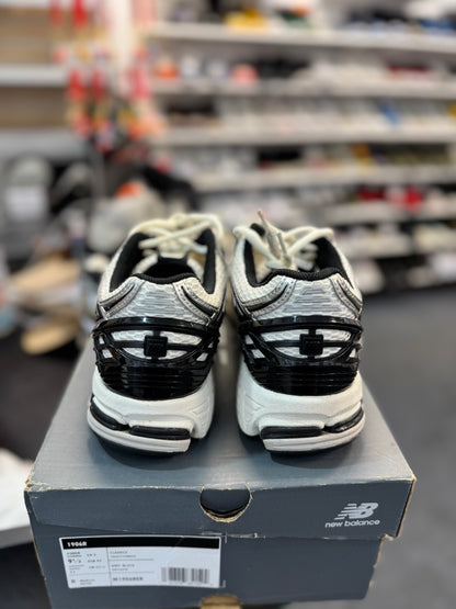 *USED* New Balance 1906R Silver Black