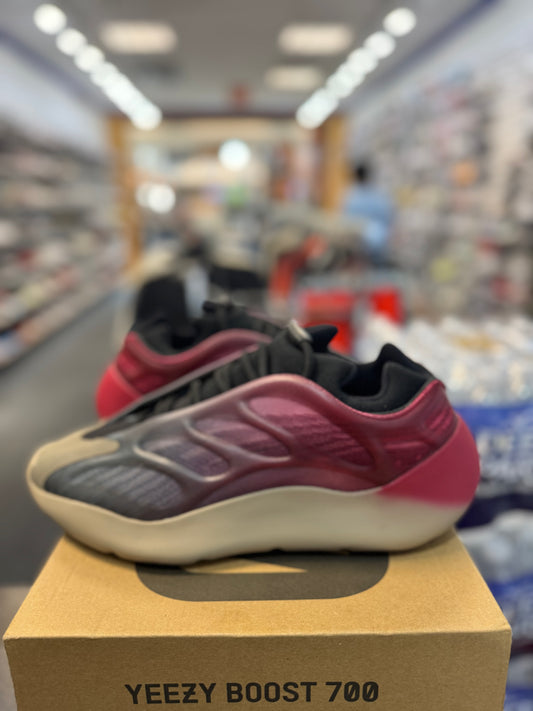 *USED* adidas Yeezy 700 V3 Fade Carbon