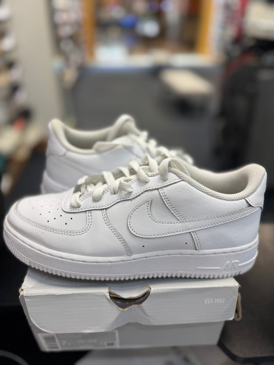 *USED* Nike Air Force 1 Low Triple White (GS)