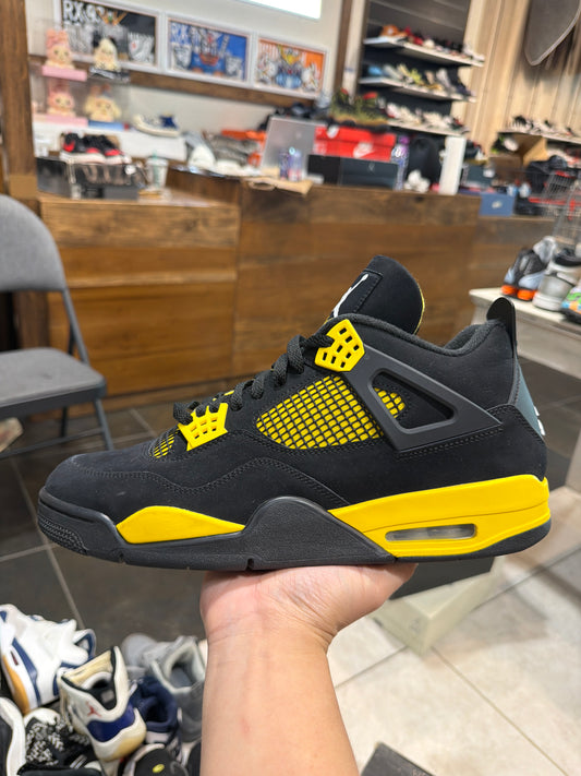 *USED* Jordan 4 Retro Thunder (2023)