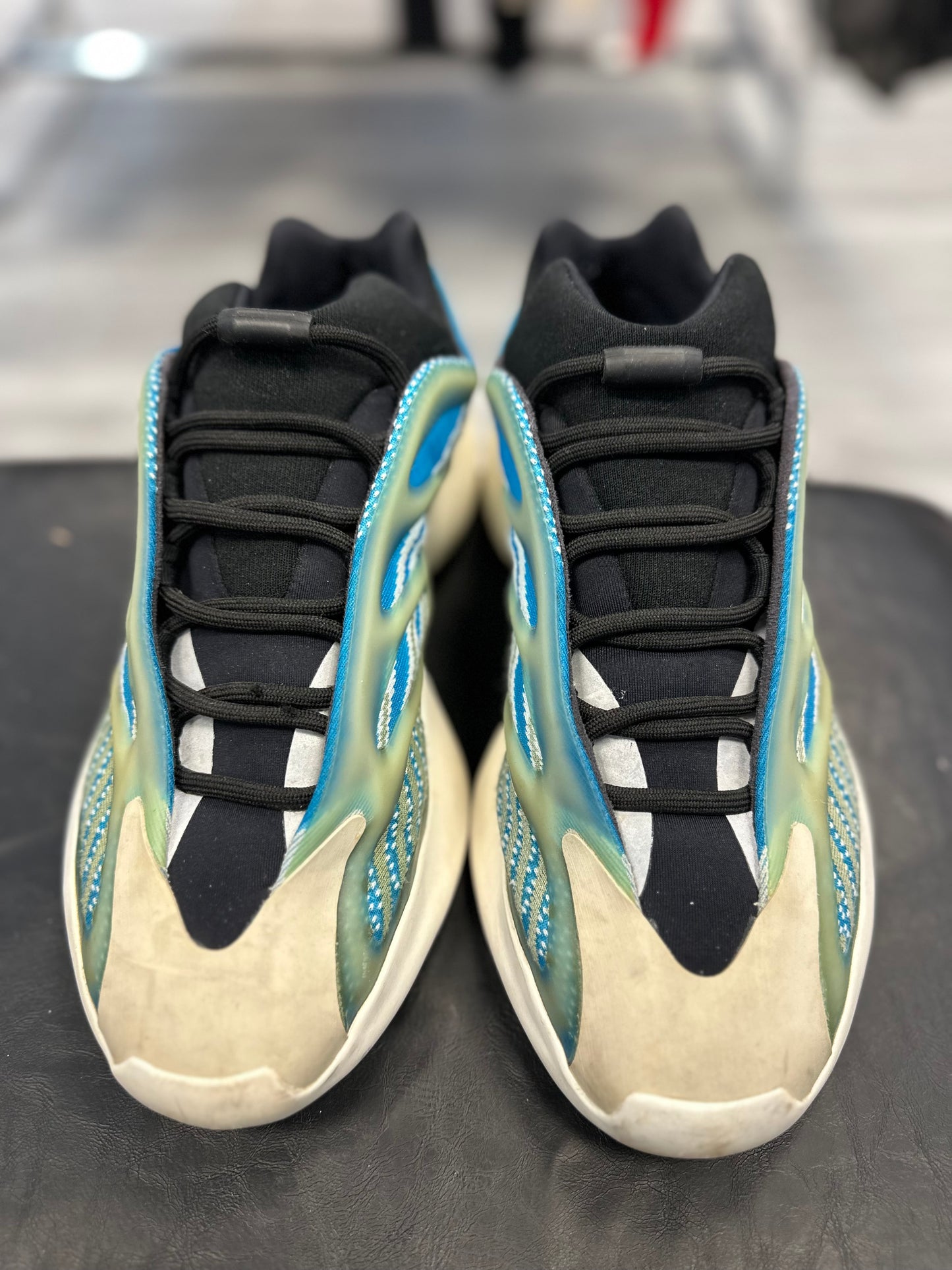 *USED* adidas Yeezy 700 V3 Arzareth