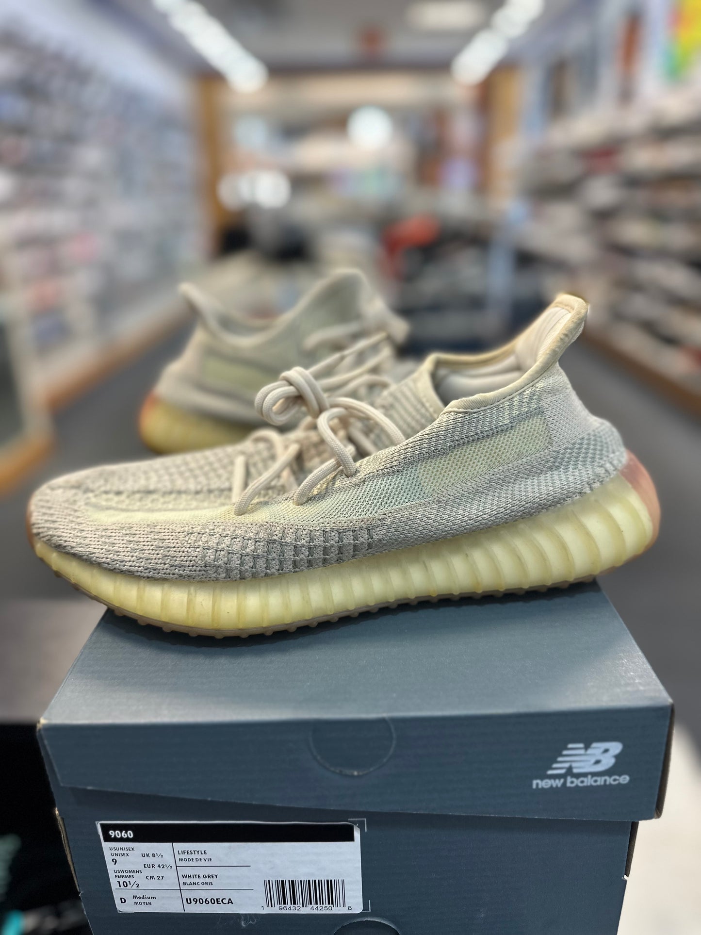 *USED* adidas Yeezy Boost 350 V2 Citrin (Non-Reflective)