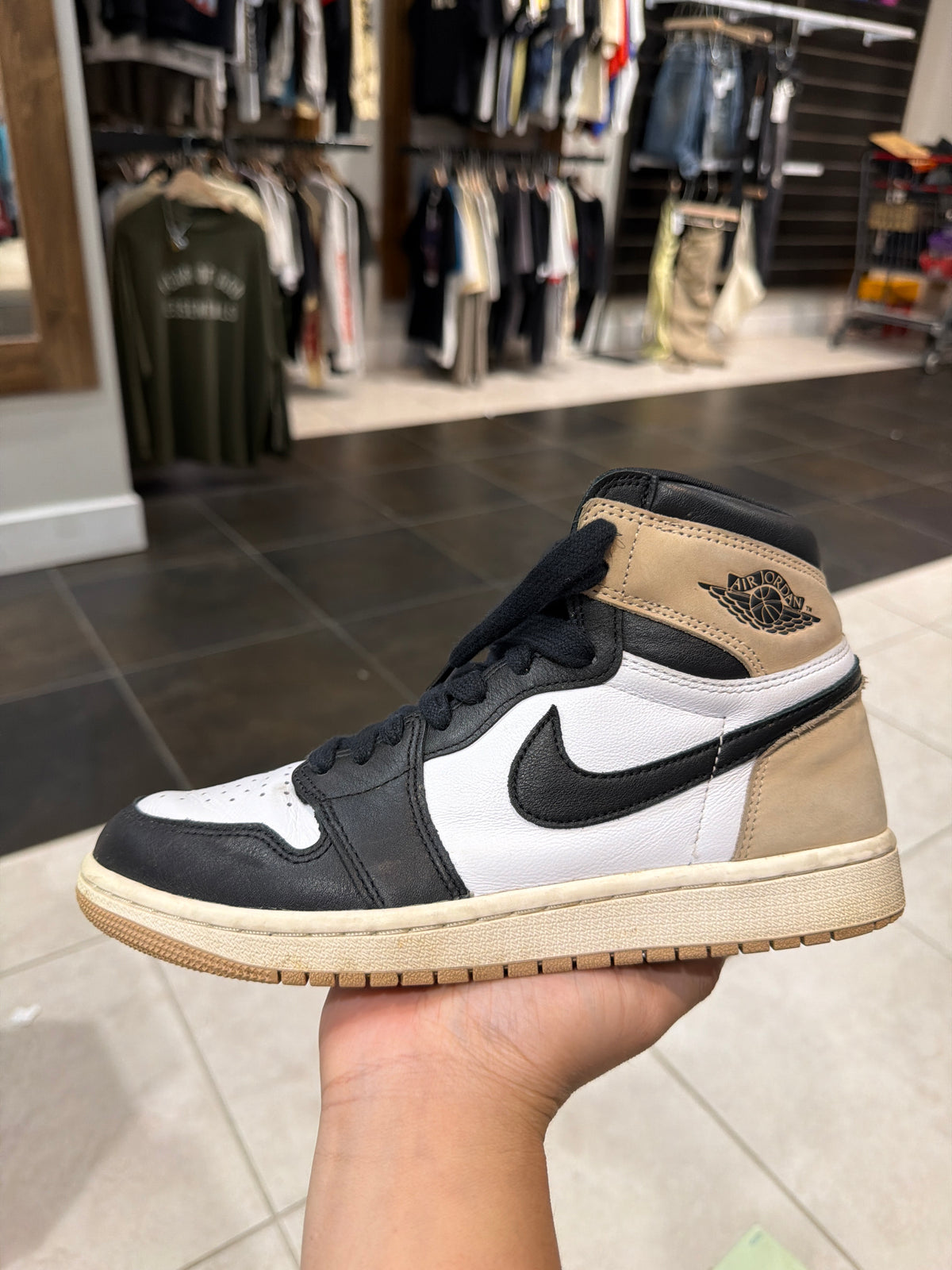 Jordan 1 Retro High OG Latte
