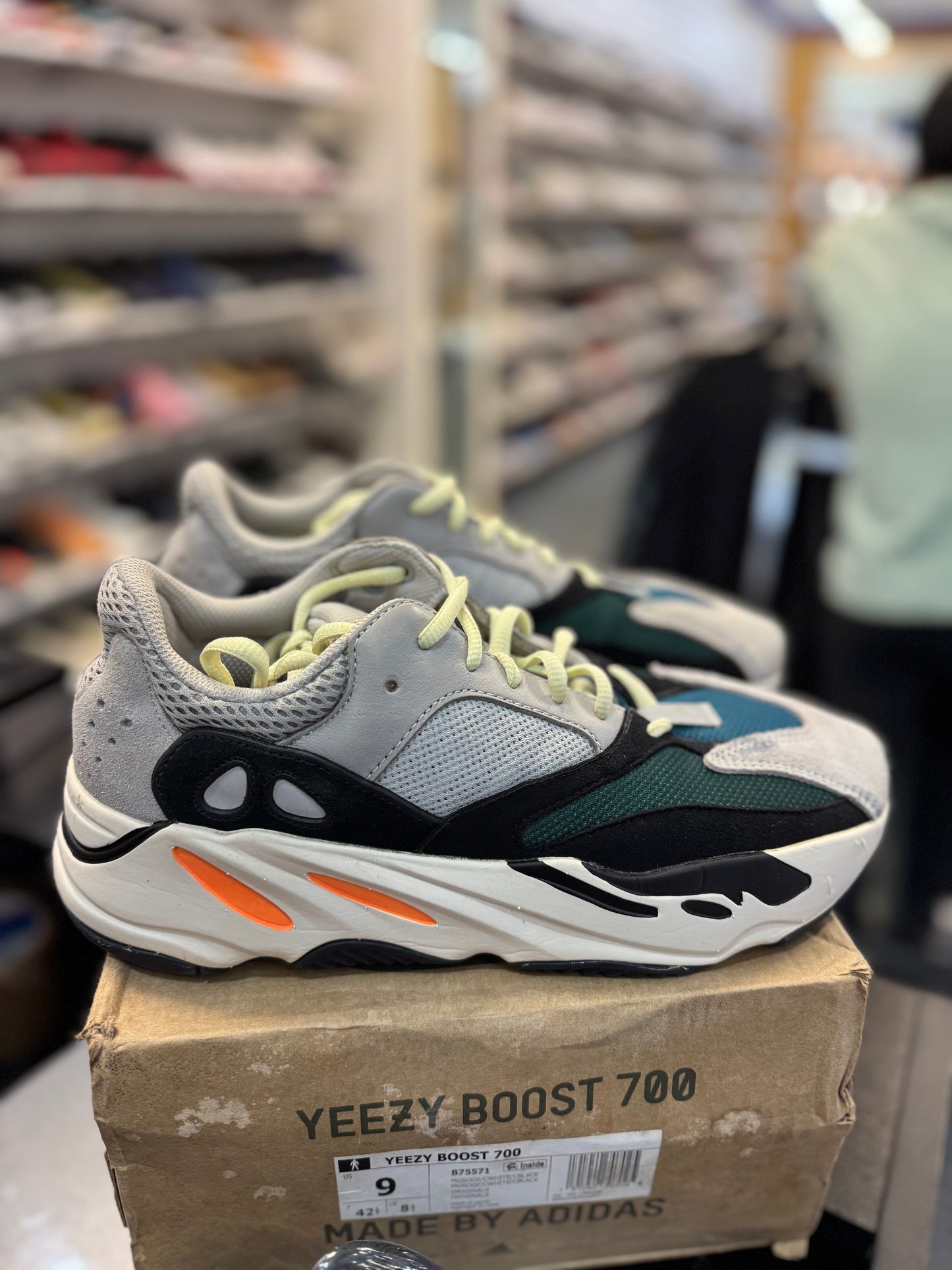*USED* adidas Yeezy Boost 700 Wave runner