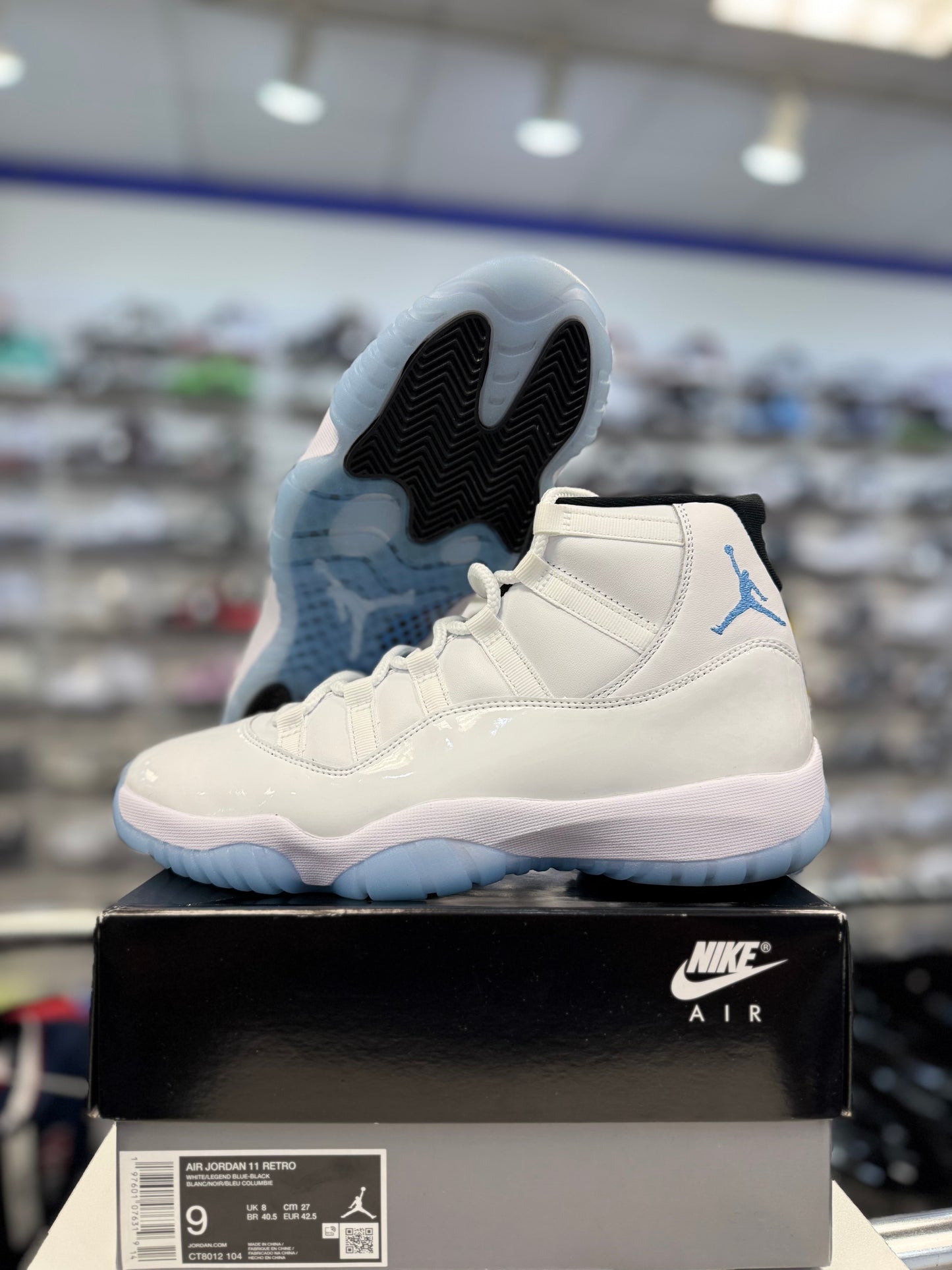 *USED* Jordan 11 Retro Legend Blue (2024)