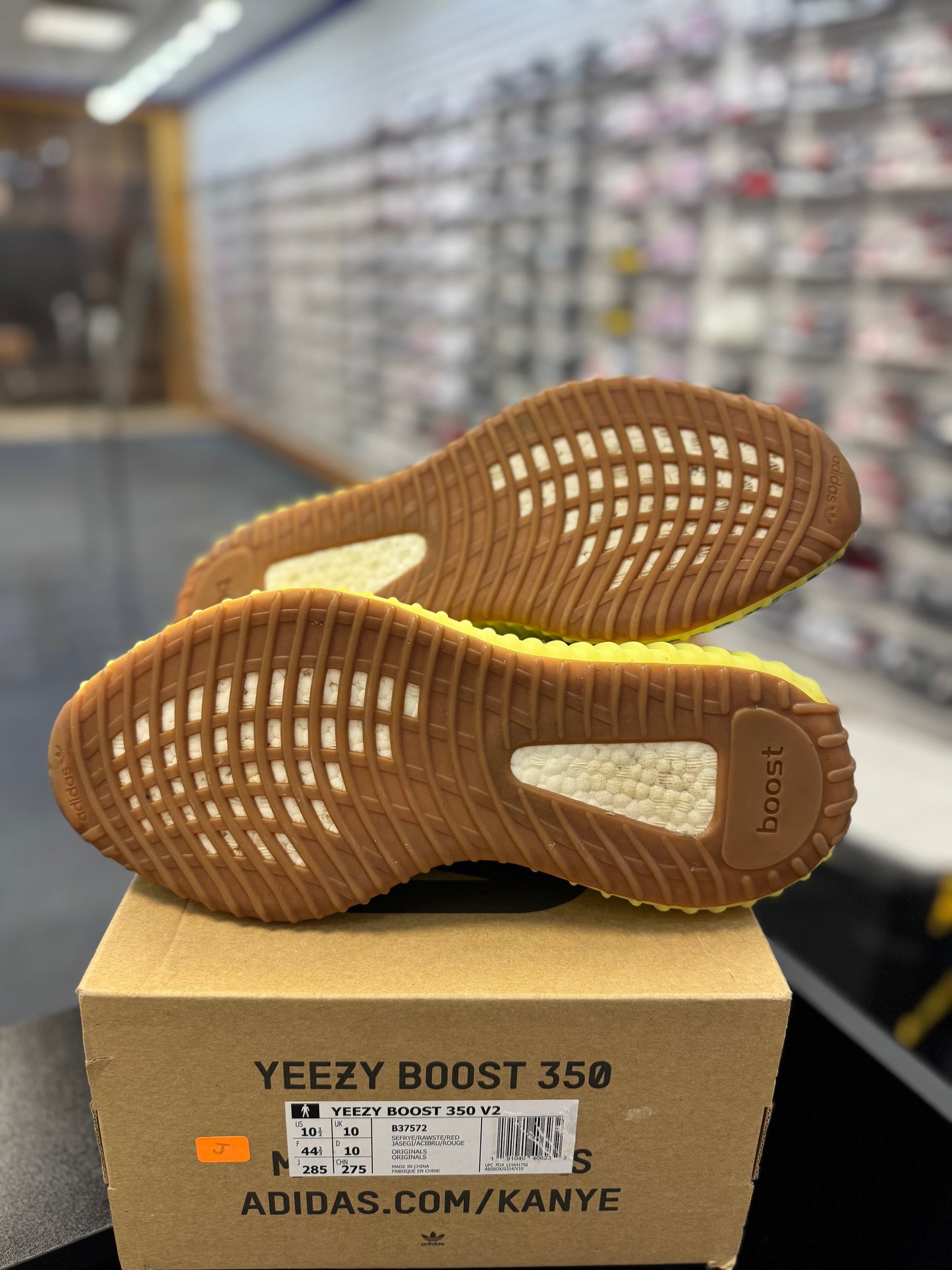 *USED* adidas Yeezy Boost 350 V2 Semi Frozen Yellow