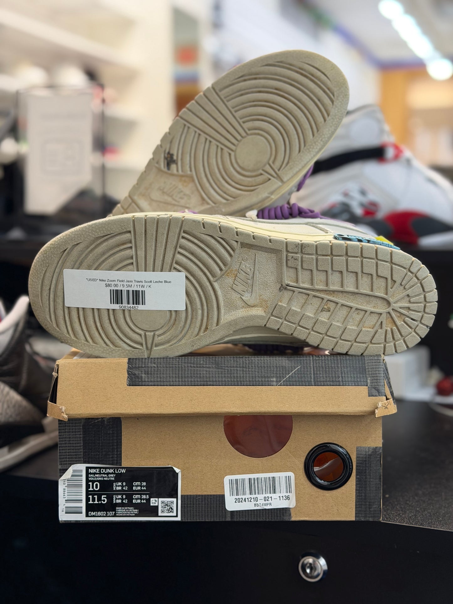 *USED* Nike Dunk Low OW Lot 48