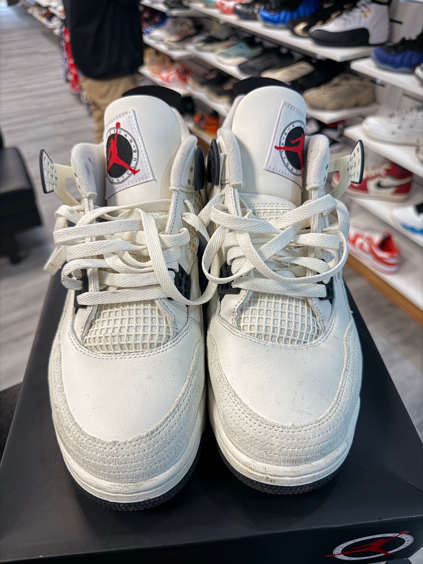 *USED* Jordan 4 Retro Flight Club