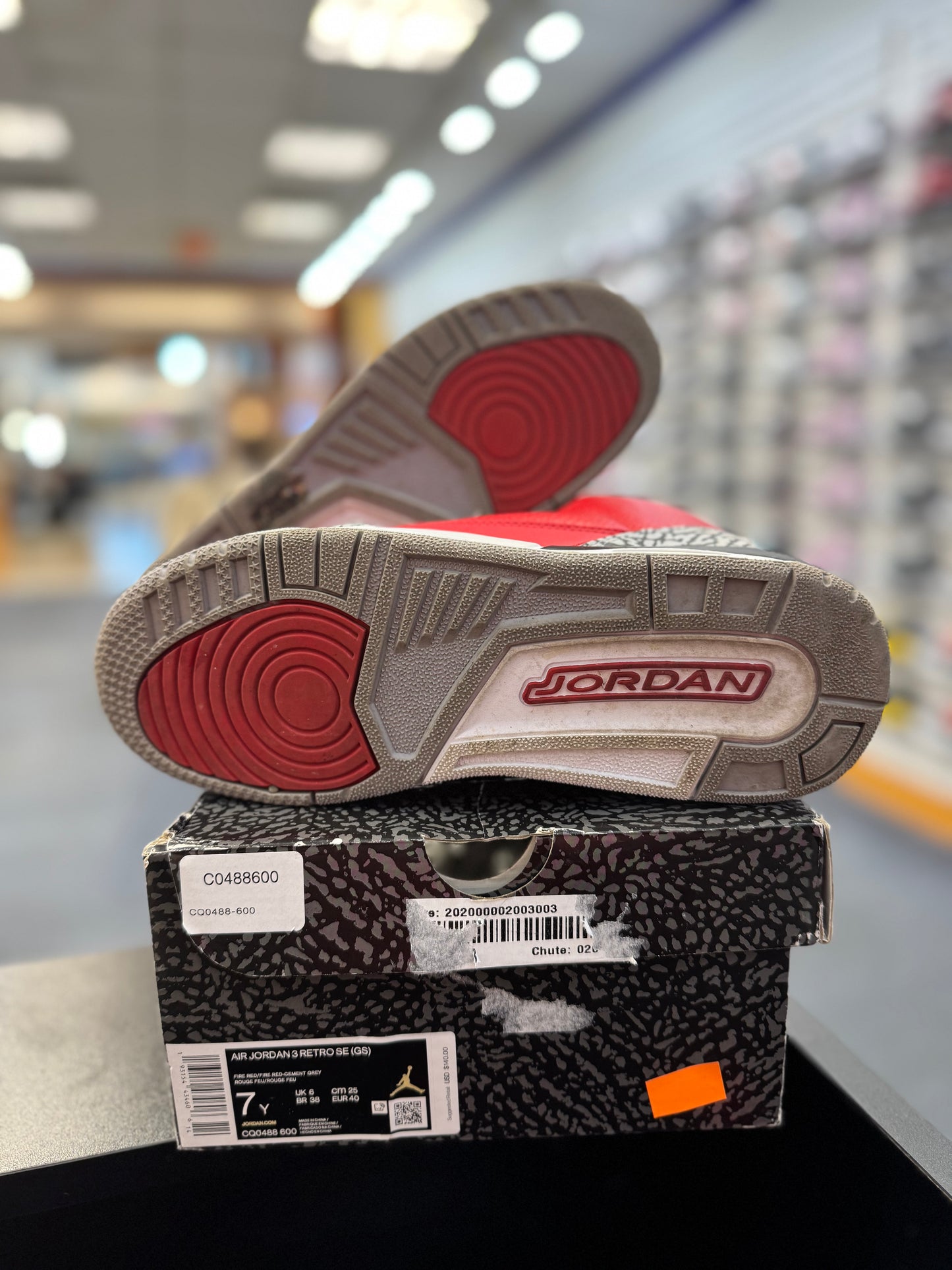 *USED* Jordan 3 Retro SE Fire Red