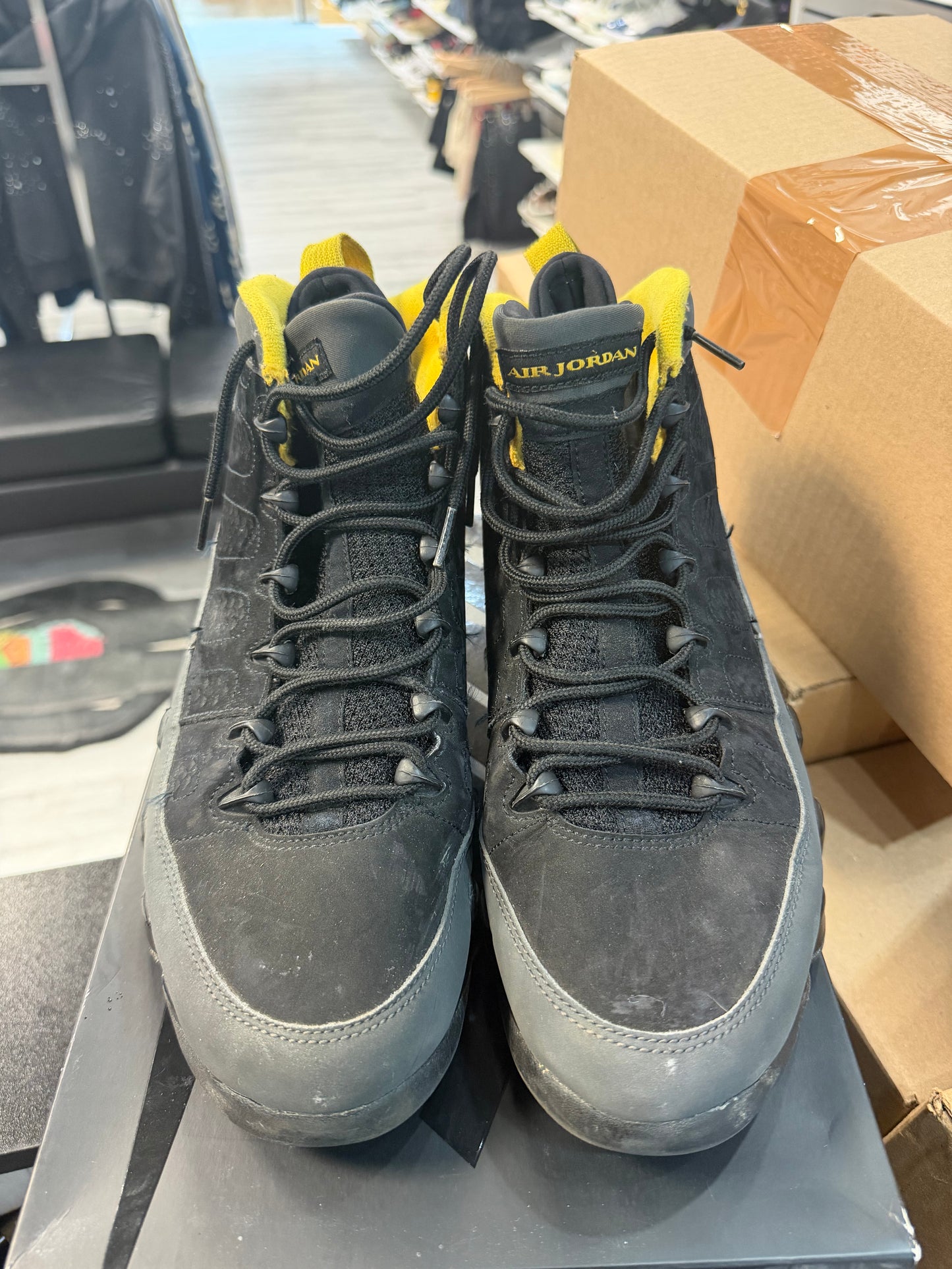 *USED* Jordan 9 Retro Dark Charcoal University Gold