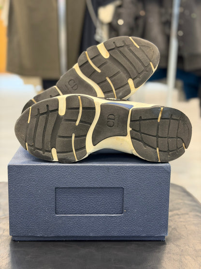 *USED* DIOR B22 White Blue