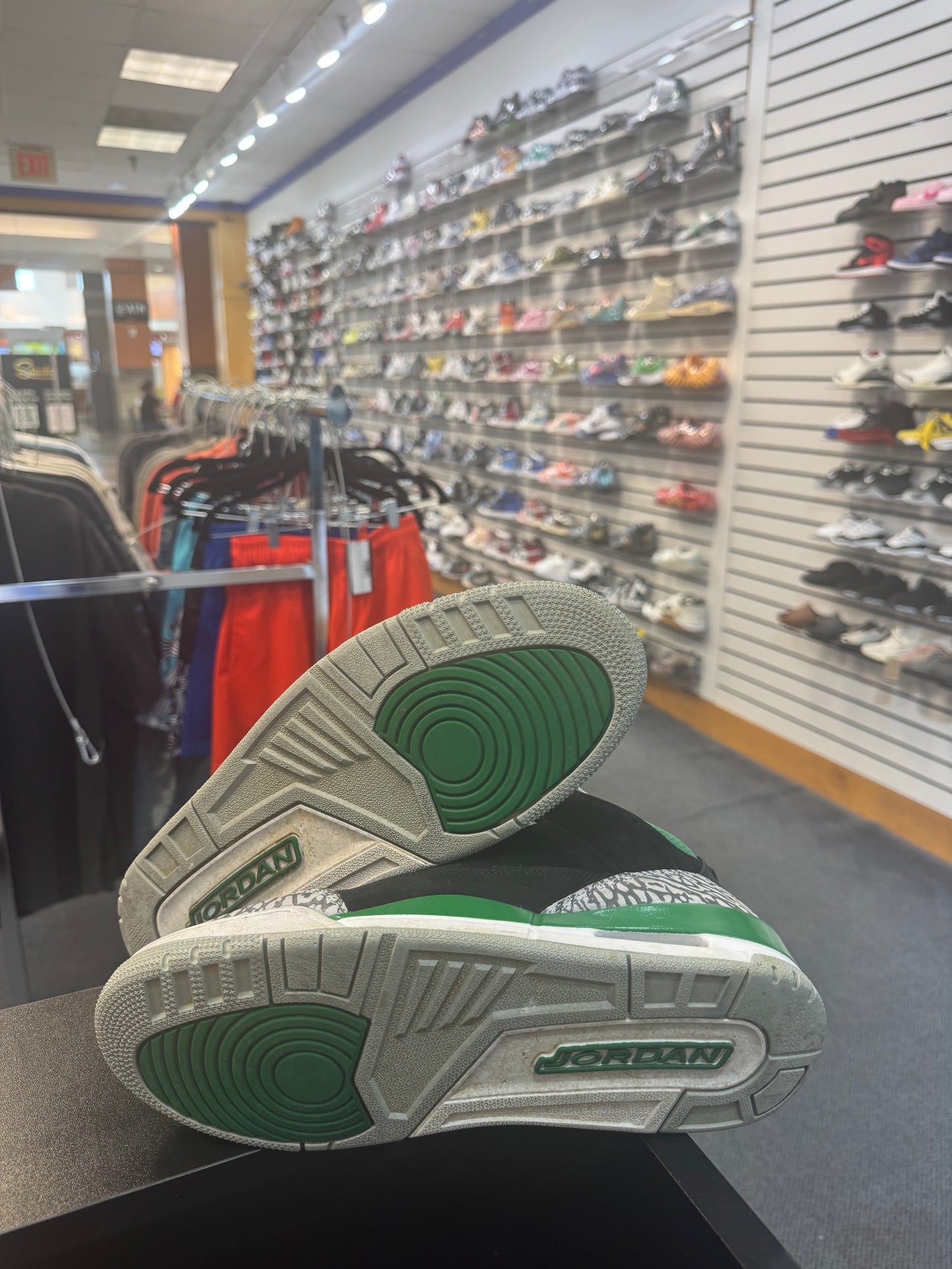 *USED* Jordan 3 Retro Pine Green