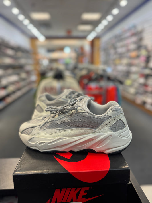 *USED* adidas Yeezy Boost 700 V2 Static
