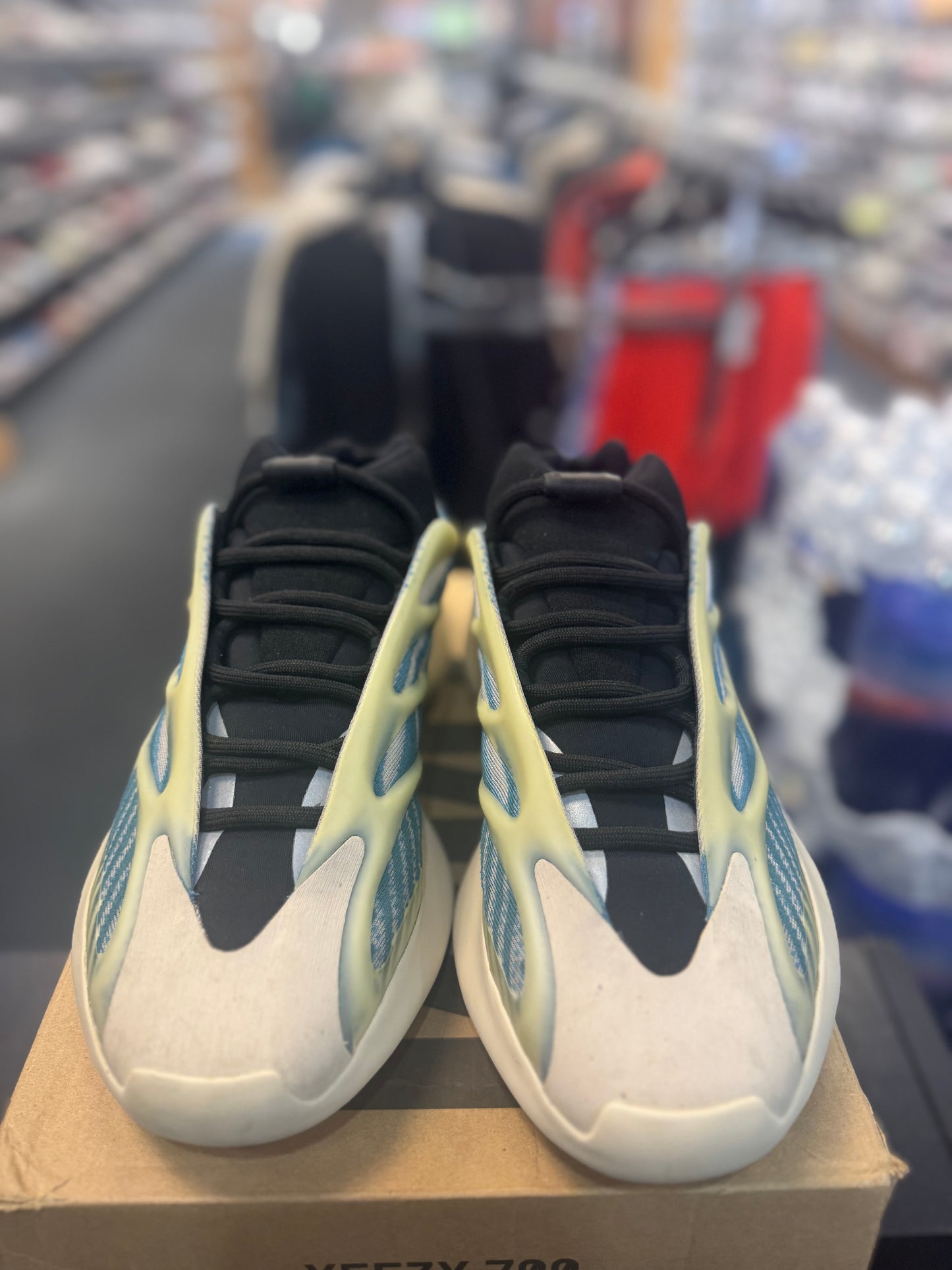 *USED* adidas Yeezy 700 V3 Kyanite