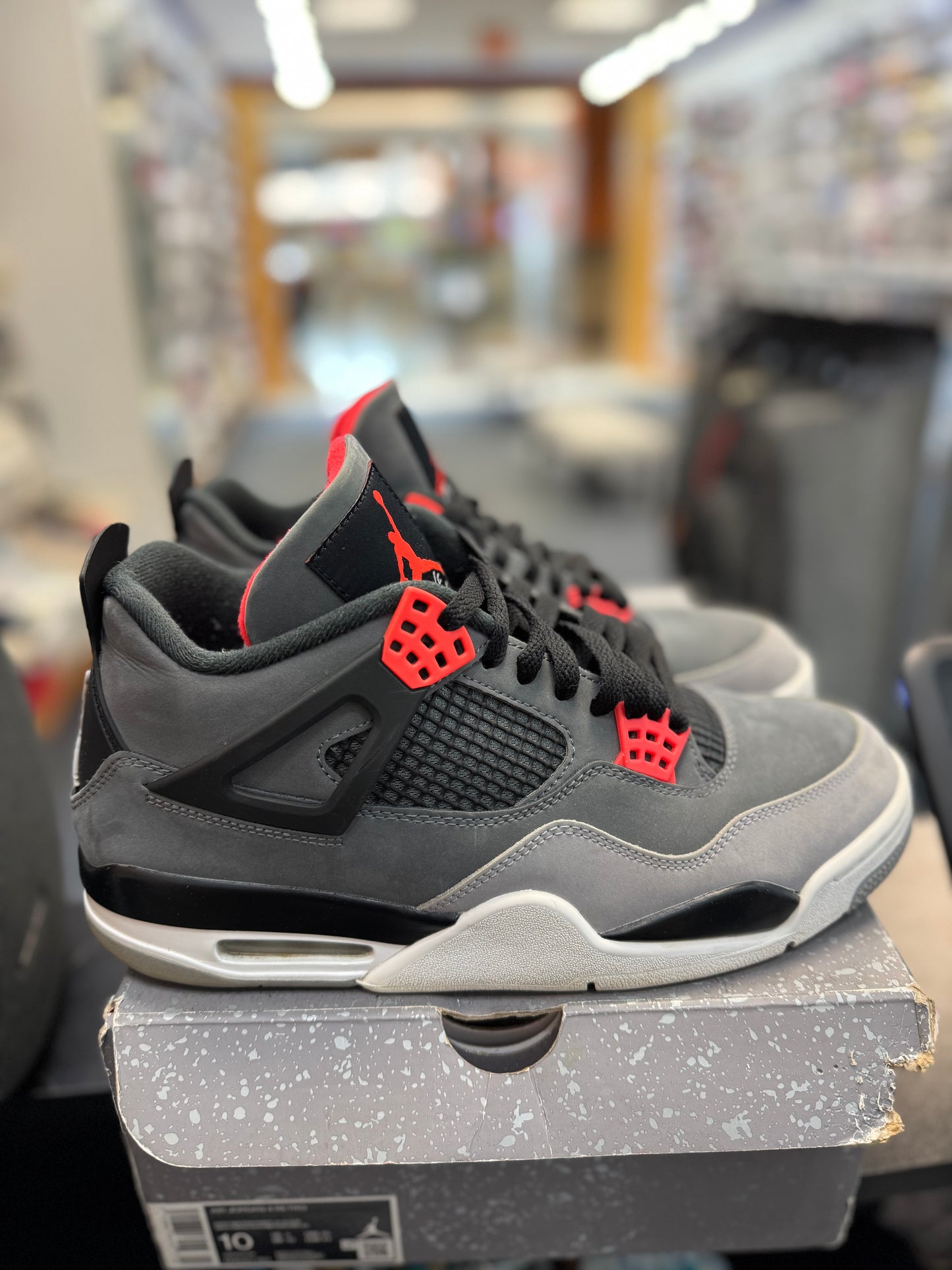 *USED* Jordan 4 Retro Infrared
