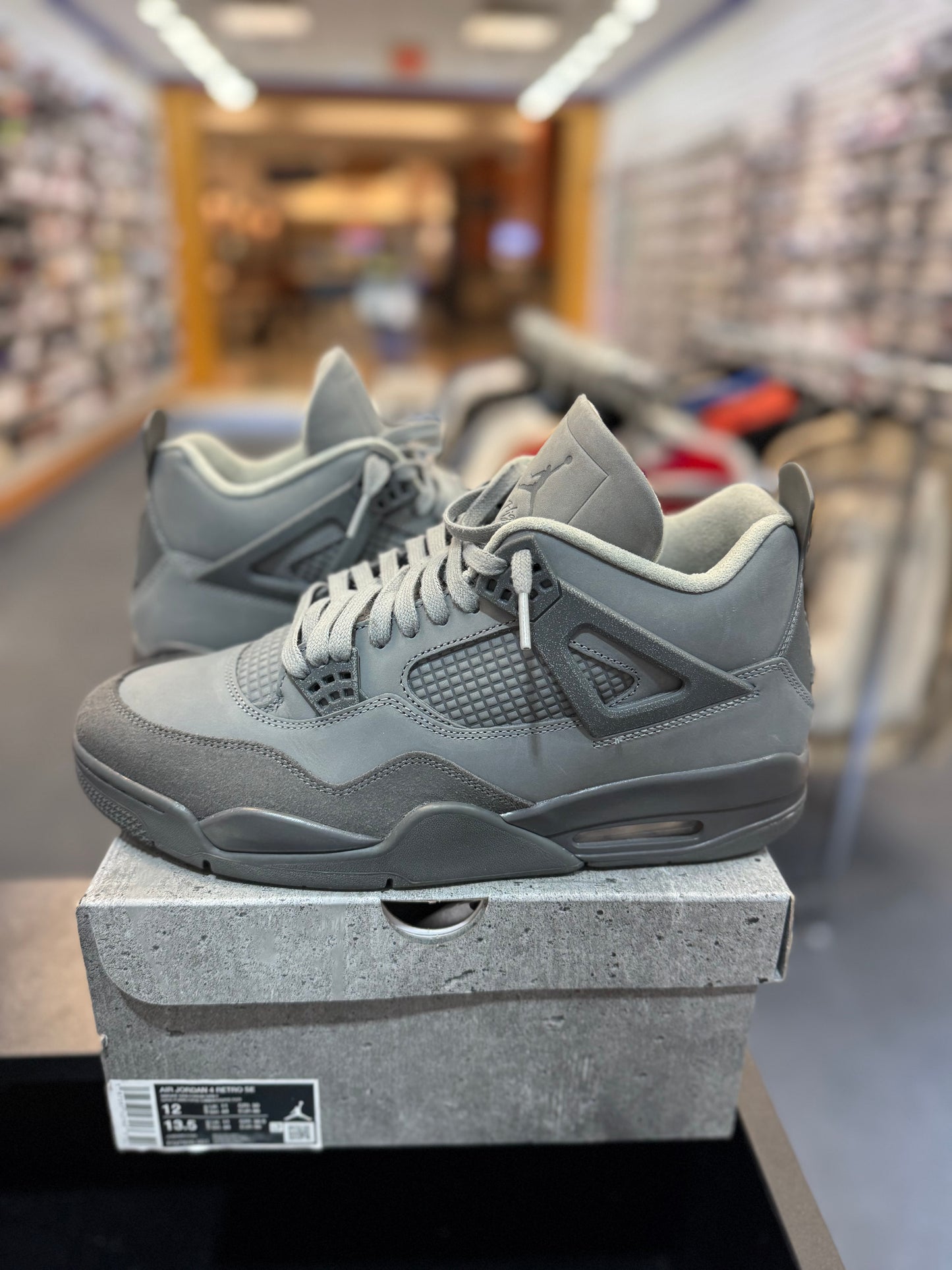 *USED* Jordan 4 Retro SE Paris Olympics Wet Cement