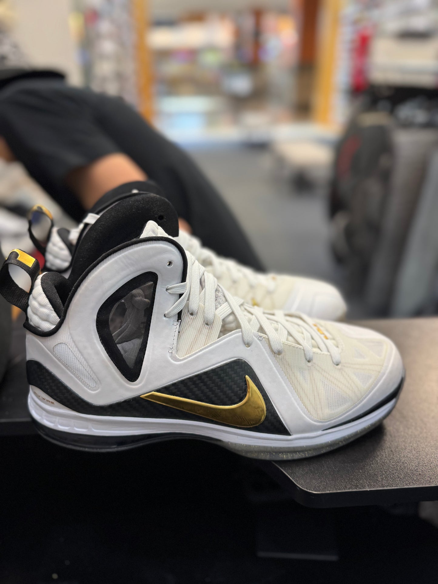 *USED* Nike Lebron 9 PS ELITE HOME