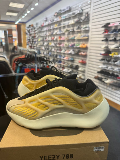 *USED* adidas Yeezy 700 V3 Mono Safflower