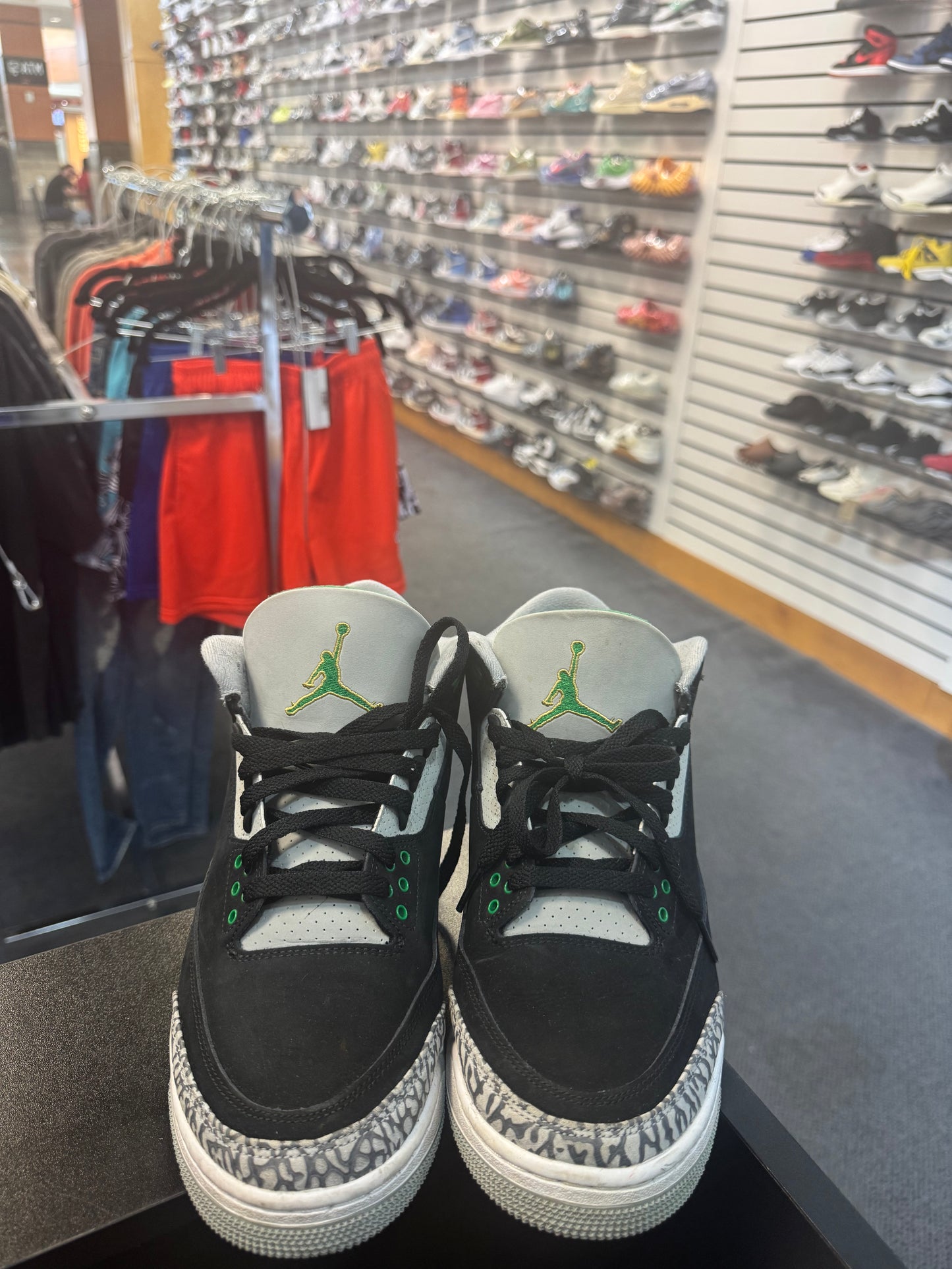 *USED* Jordan 3 Retro Pine Green