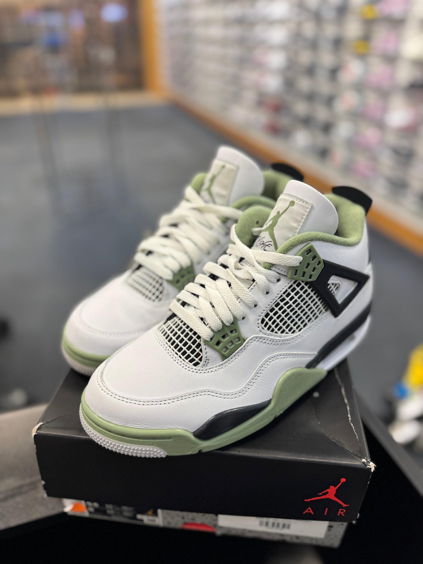 *USED* Jordan 4 Retro Seafoam