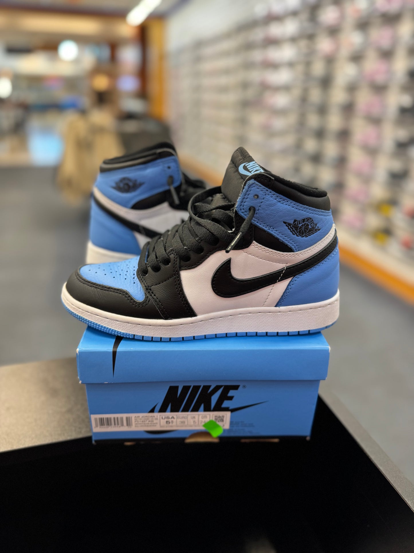 *USED* Jordan 1 Retro High OG UNC Toe