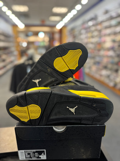 *USED* Jordan 4 Retro Thunder (2023)