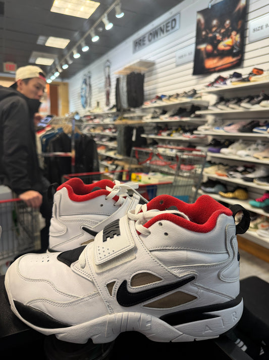 *USED* Nike Air Diamond Turf Proto '92 Atlanta Falcons