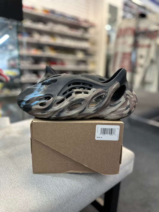 *USED* adidas Yeezy Foam RNR Mx Cinder