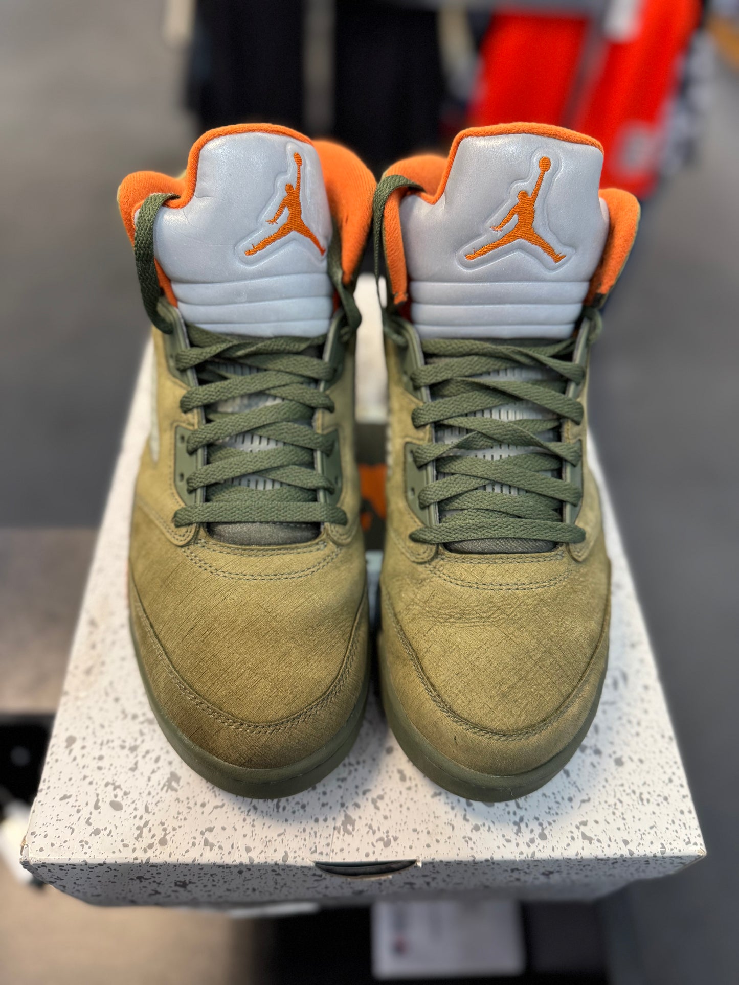 *USED* Jordan 5 Retro Olive (2024)