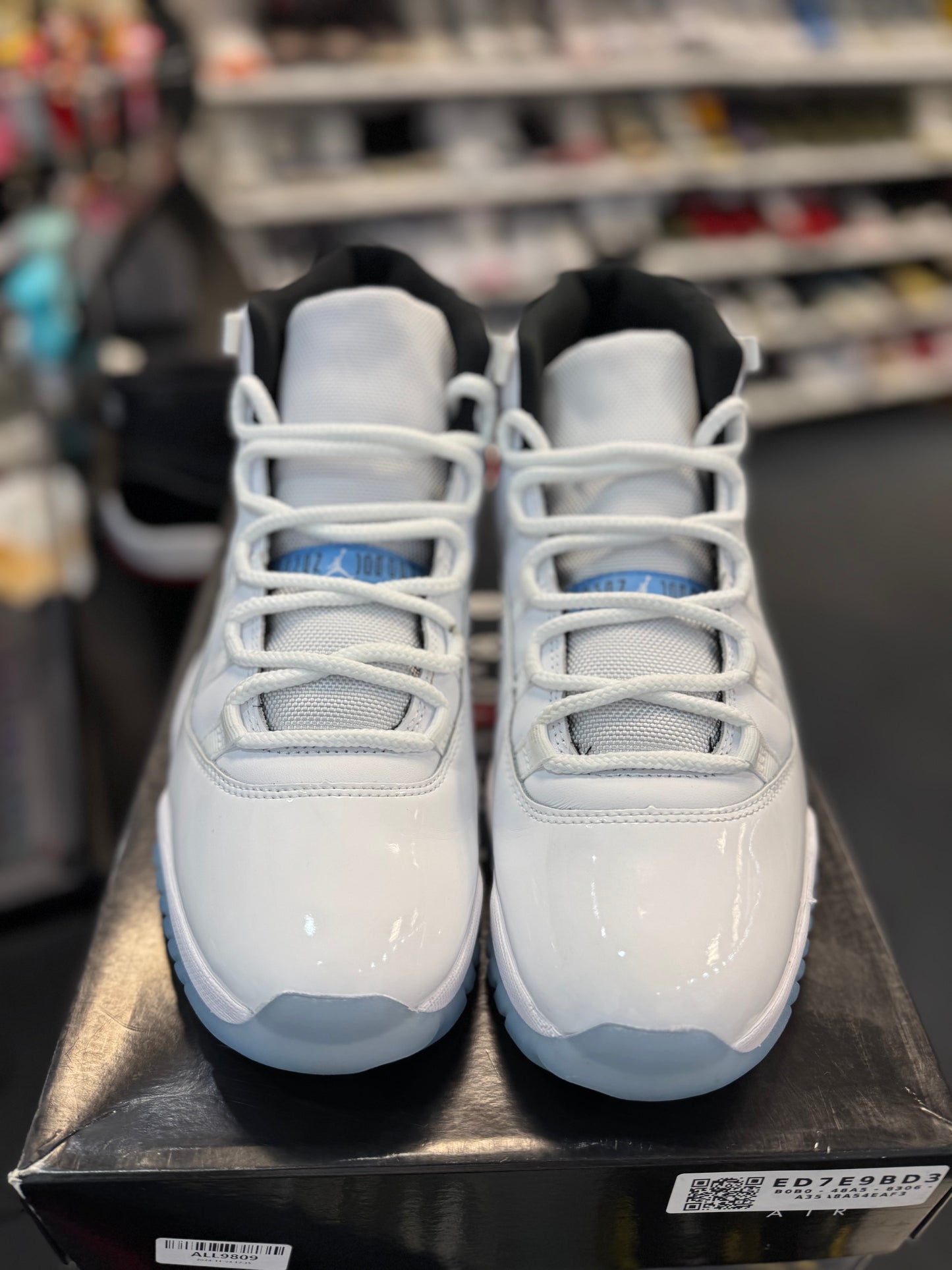 *USED* Jordan 11 Retro Legend Blue (2024)