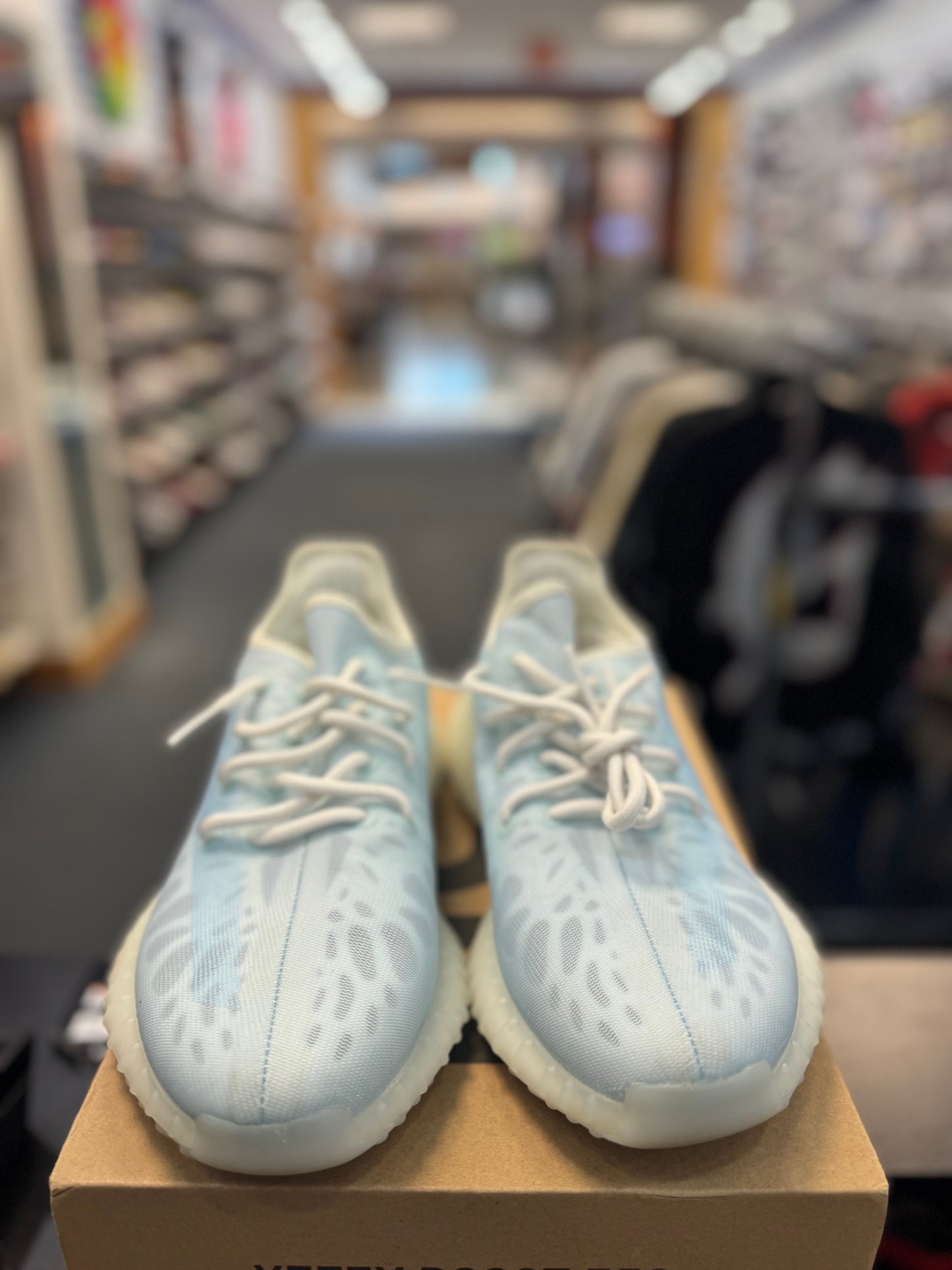 *USED* adidas Yeezy Boost 350 V2 Mono Ice