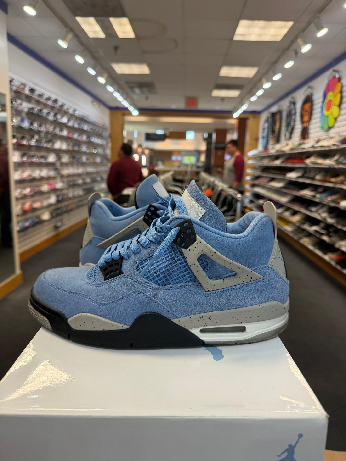 *USED* Jordan 4 Retro University Blue