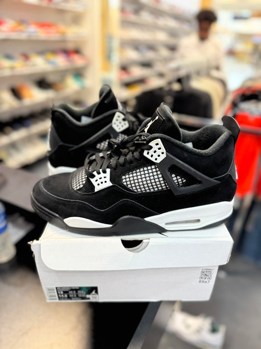 *USED* Jordan 4 Retro White Thunder