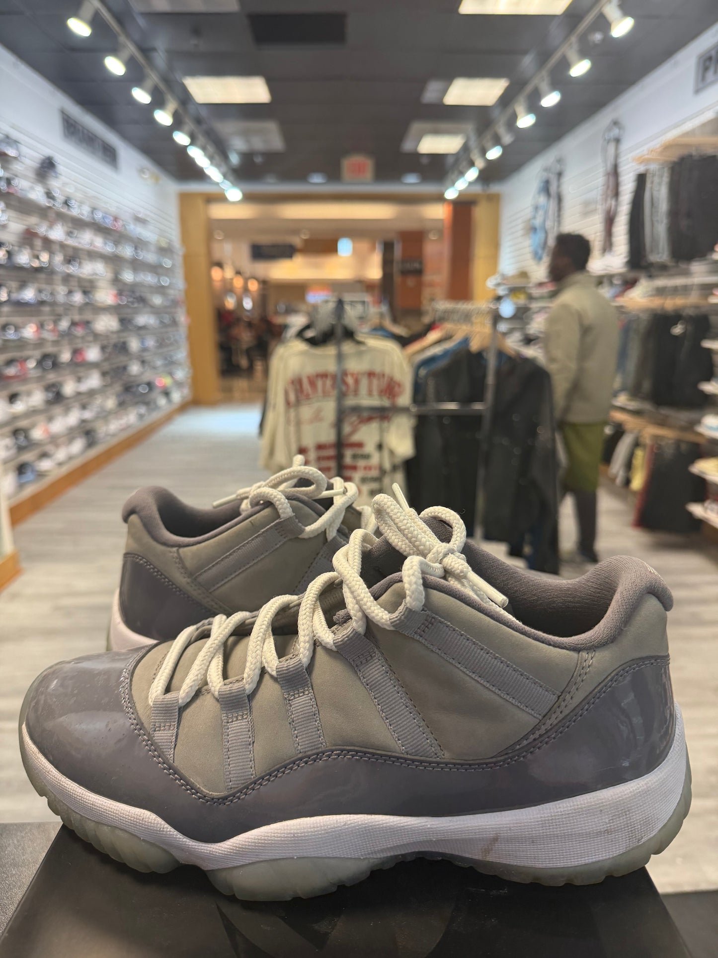 *USED* Jordan 11 Retro Low Cool Grey
