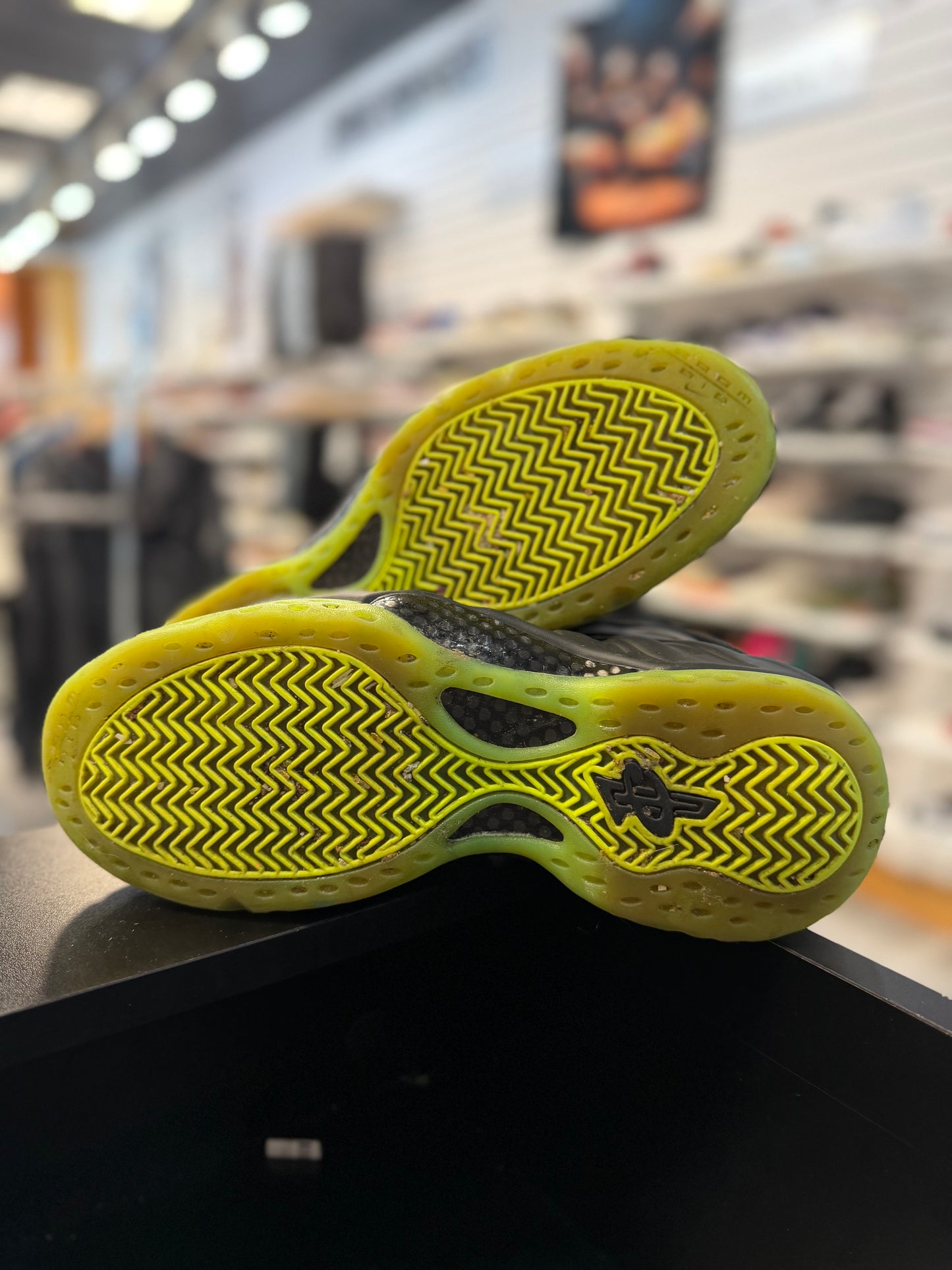 *USED* Nike Air Foamposite One Black Volt