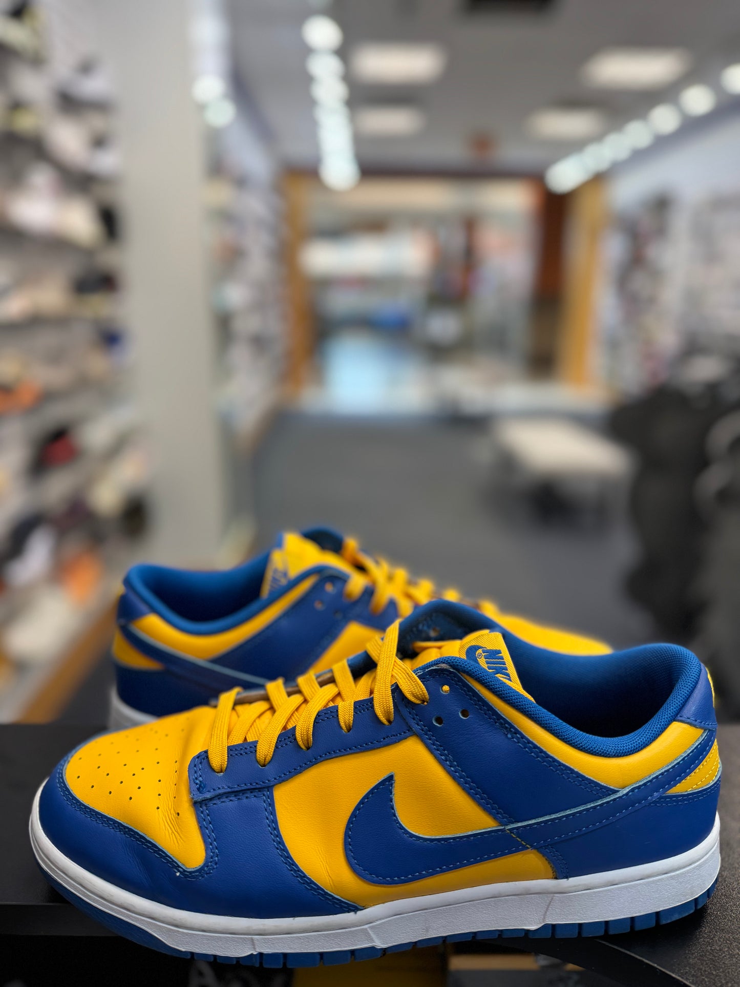 *USED* Nike Dunk Low UCLA (DEAL)