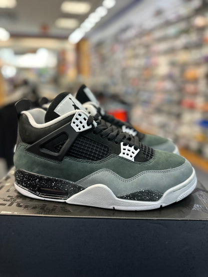 *USED* Jordan 4 Retro Fear (2024)