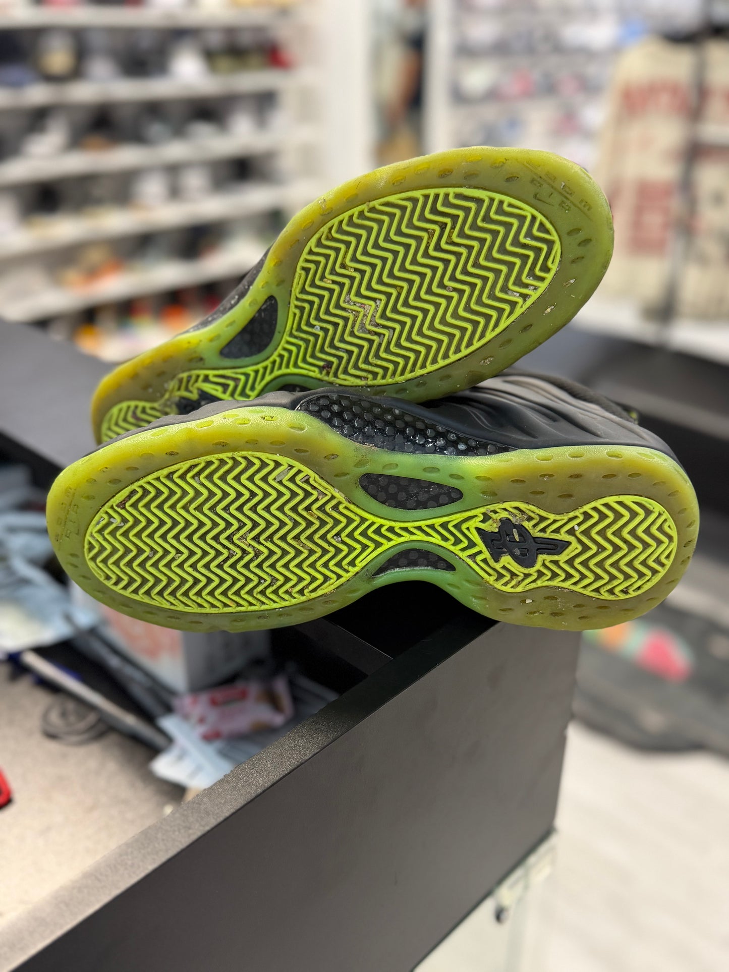 *USED* Nike Air Foamposite One Black Volt
