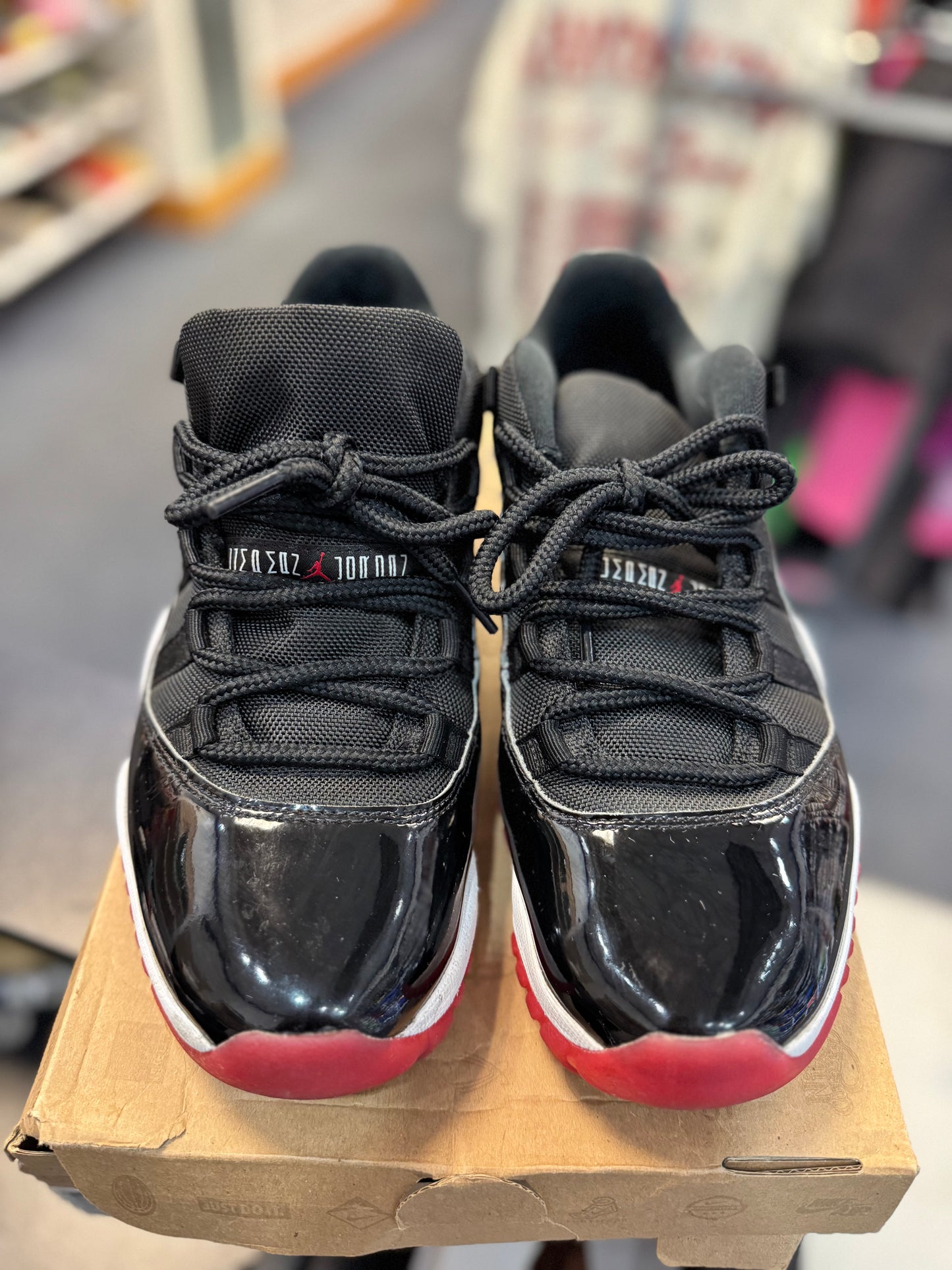 *USED* Jordan 11 Retro Low Bred (2025)