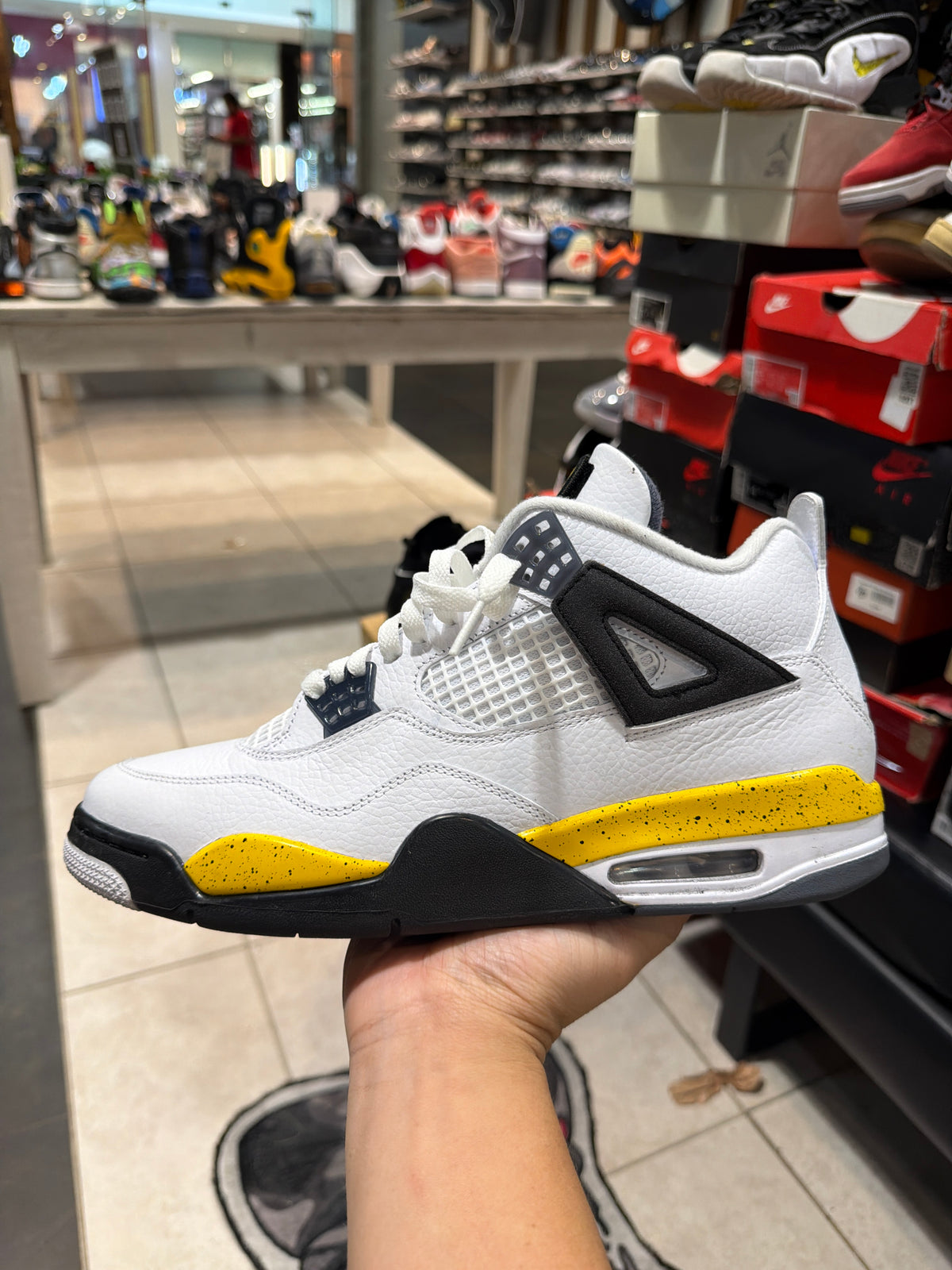 Jordan 4 Retro Tour Yellow