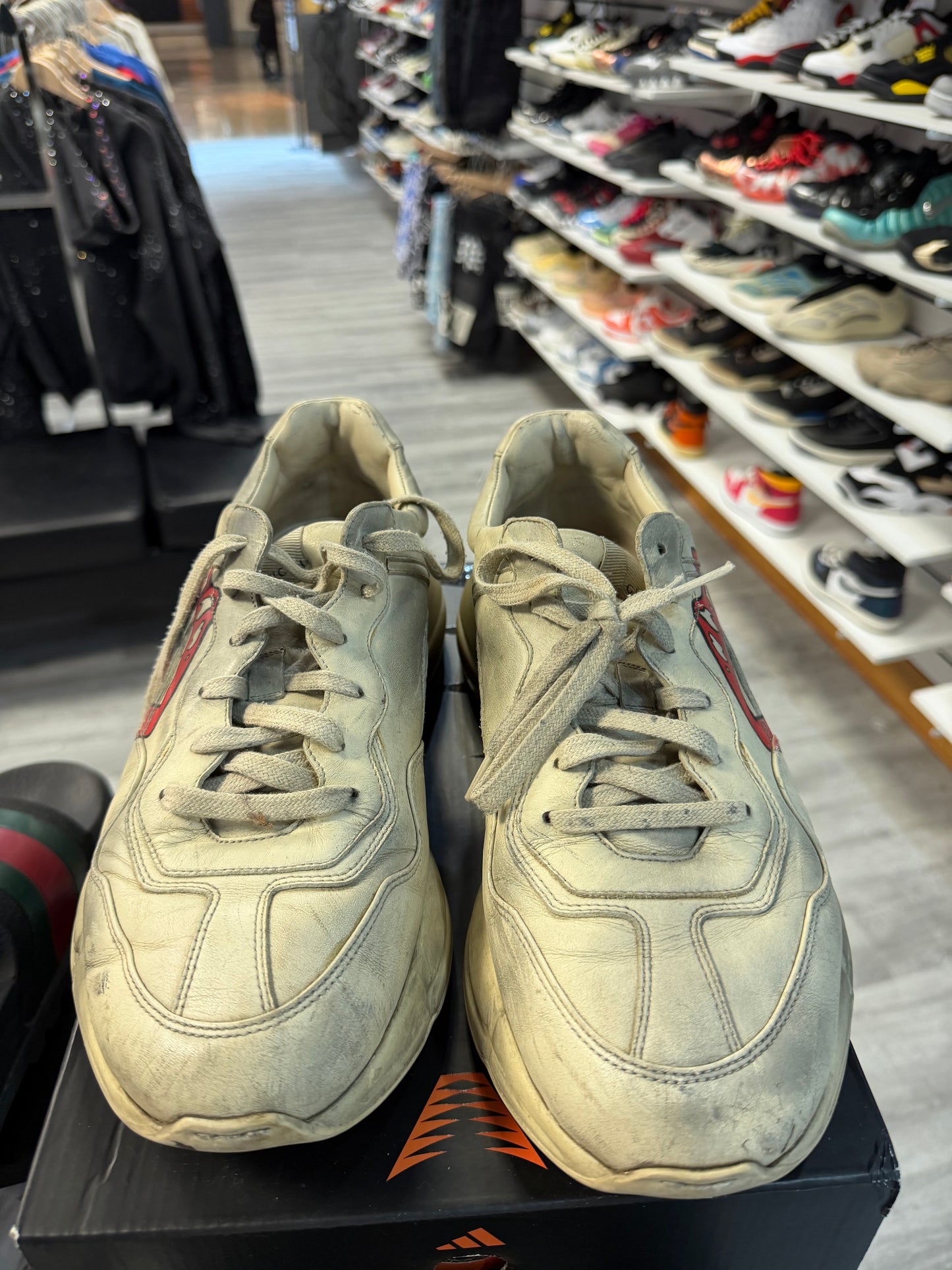 *USED* Gucci Rython Distressed Tounge