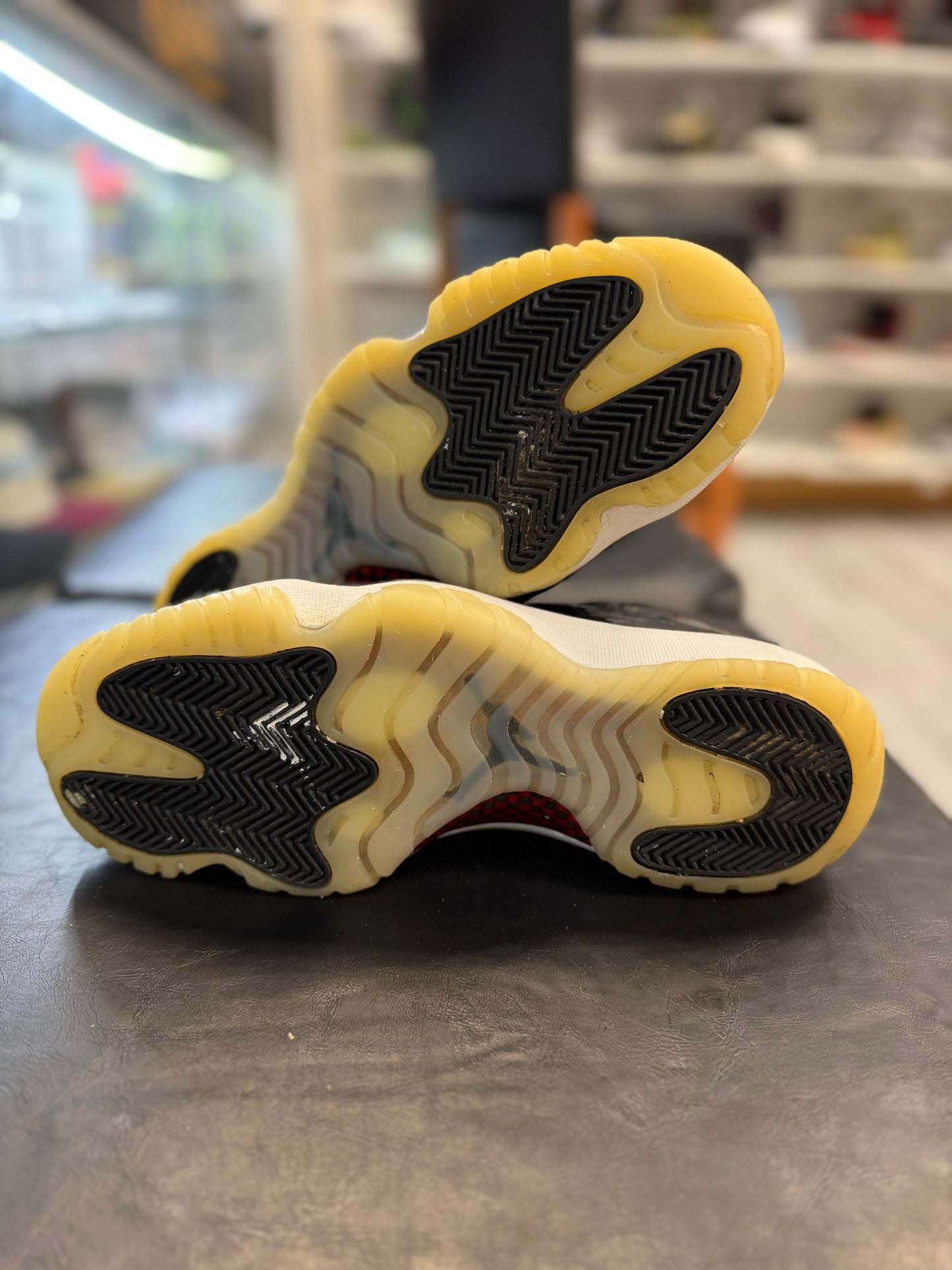 *USED* Jordan 11 Retro 72-10