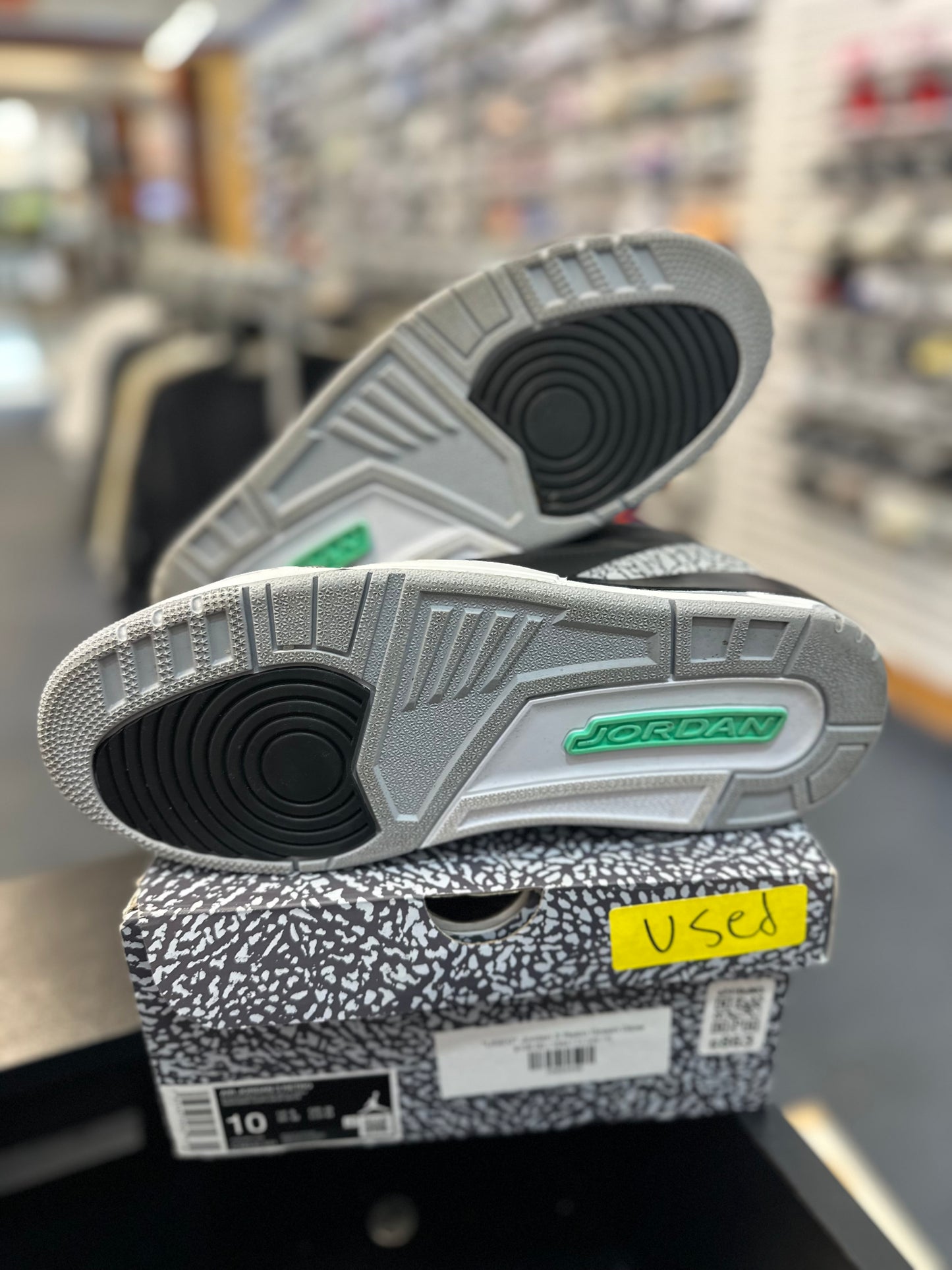 *USED* Jordan 3 Retro Green Glow (DEAL)