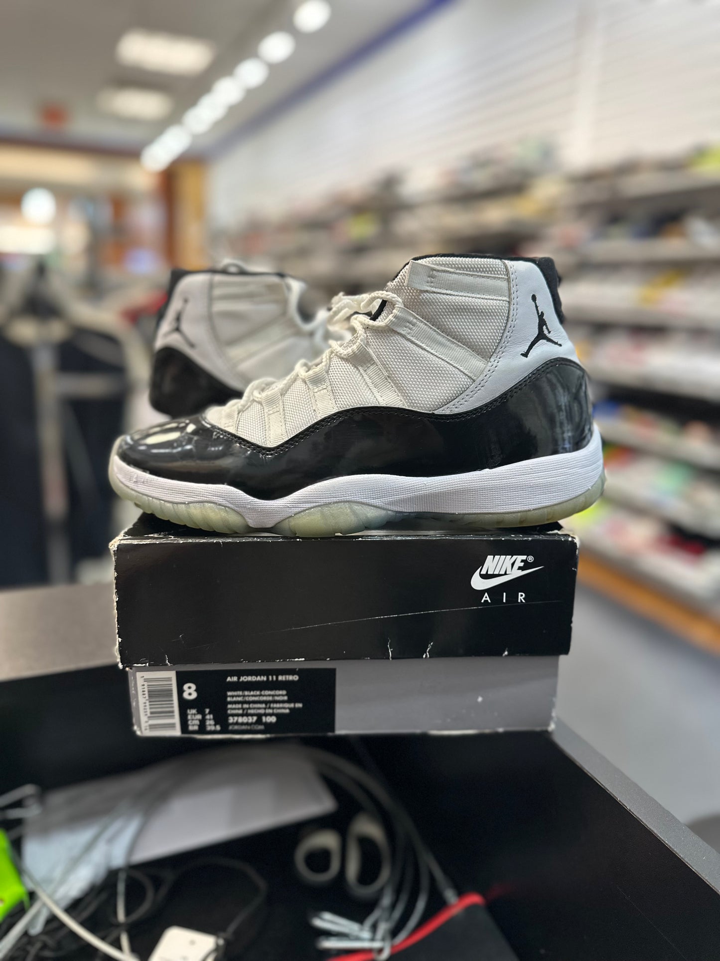 *USED* Jordan 11 Retro Concord