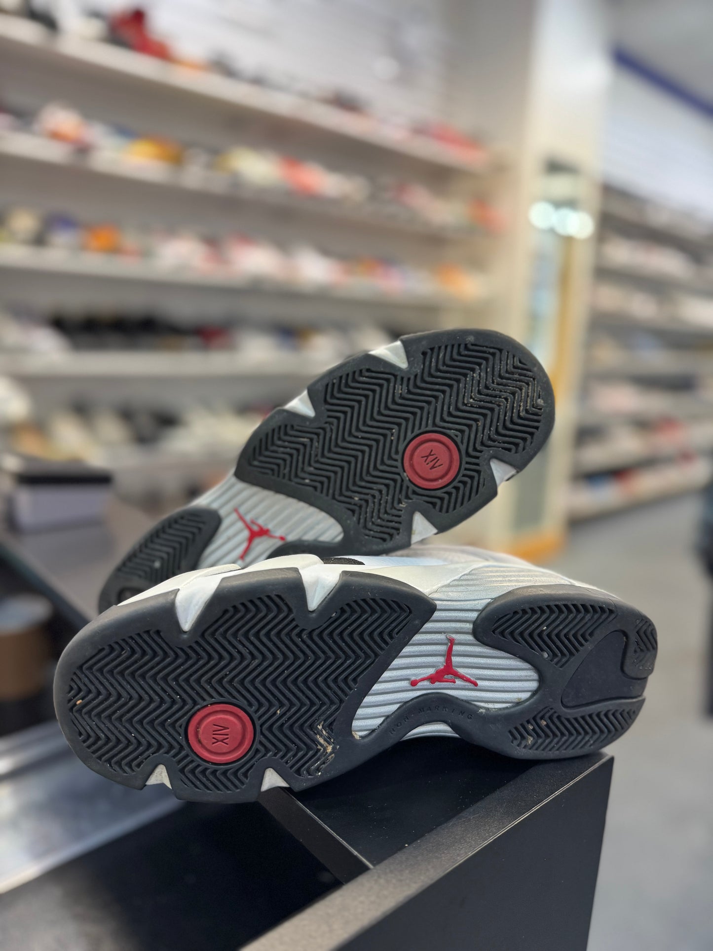 *USED* Jordan 14 Retro Black Toe (2024) (GS)