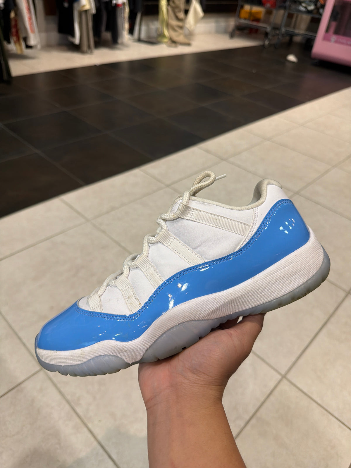 *USED*  Jordan 11 Retro Low University Blue (2026)