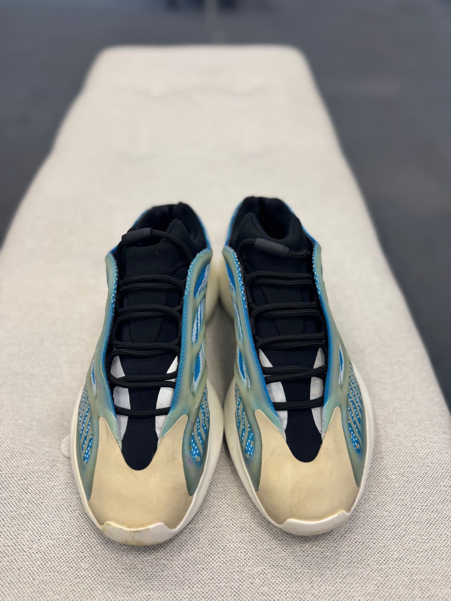 *USED* adidas Yeezy 700 V3 Arzareth