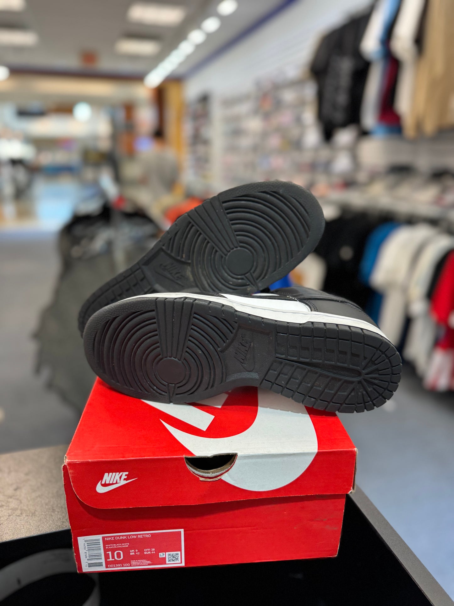 *USED* Nike Dunk Low Retro White Black Panda