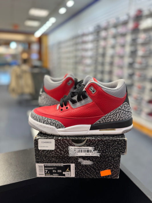 *USED* Jordan 3 Retro SE Fire Red