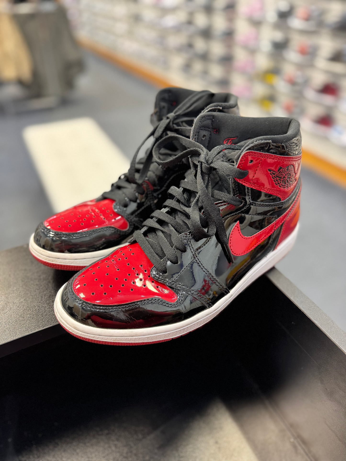 *USED* Jordan 1 Retro High OG Patent Bred